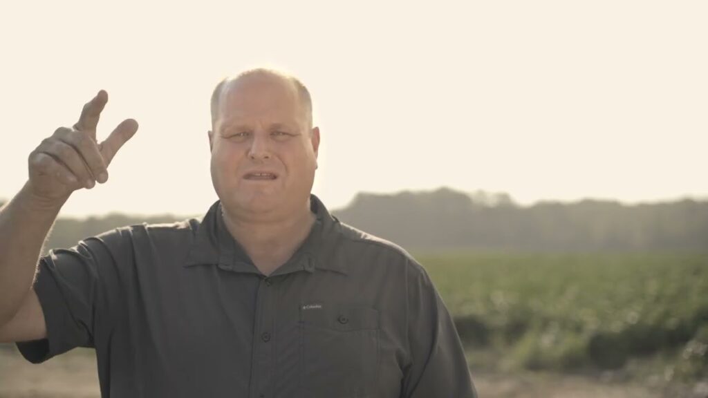 APMQ La place des producteurs — Portraits de fermes maraîchères québécoises | Domrob Films